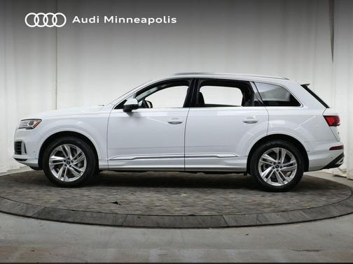2023 Audi Q7 55 Premium Plus
