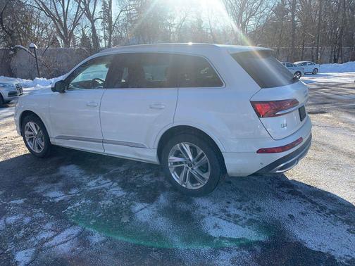 2023 Audi Q7 55 Premium Plus
