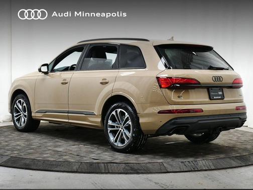 2025 Audi Q7 45 Premium Plus