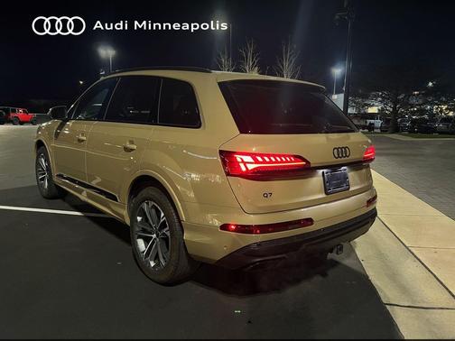 2025 Audi Q7 45 Premium Plus