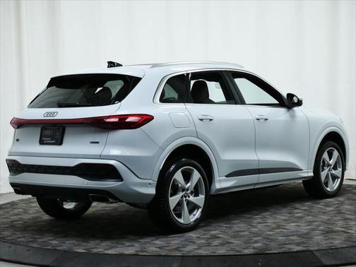 2025 Audi Q5 Premium Plus