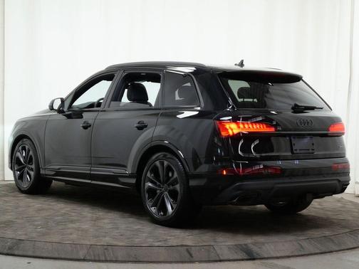 2026 Audi Q7 55 Premium Plus