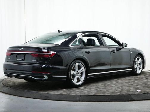 2025 Audi A8 L 55 TFSI quattro Tiptronic