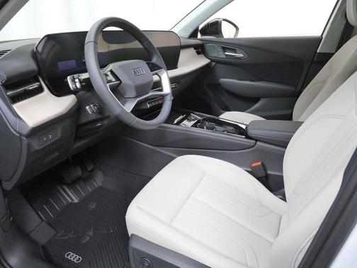Glacier White Metallic 2026 Audi Q3 TFSI quattro S tronic