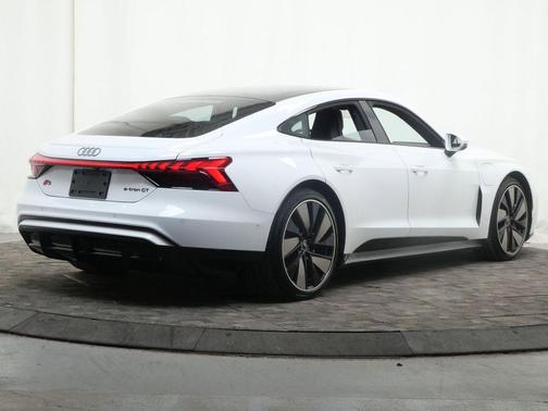 Arkona White 2025 Audi S e-tron GT Premium Plus