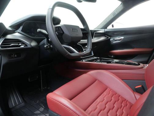 Arkona White 2025 Audi S e-tron GT Premium Plus