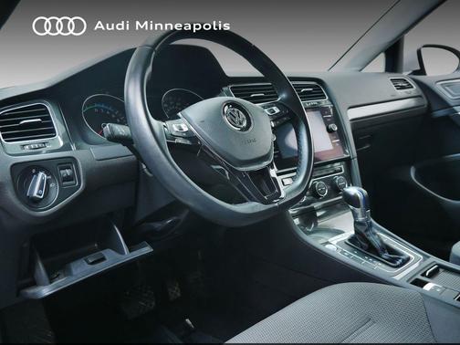 2018 Volkswagen e-Golf SE