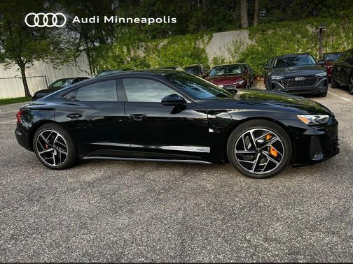Mythos Black Metallic 2023 Audi RS e-tron GT quattro