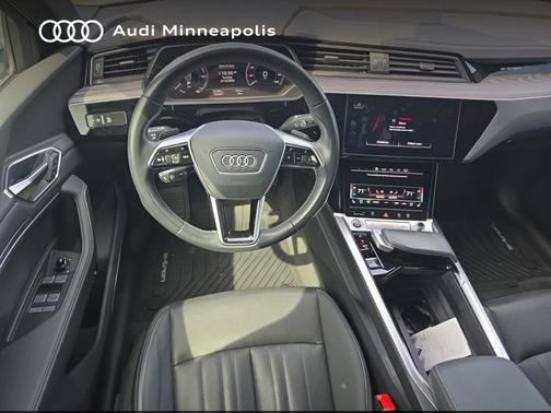 Glacier White Metallic 2024 Audi Q8 e-tron Premium Plus