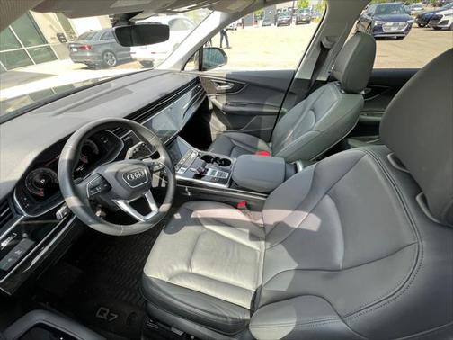2022 Audi Q7 55 Premium