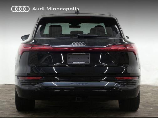 2024 Audi Q8 e-tron Premium Plus