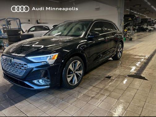 2024 Audi Q8 e-tron Premium Plus