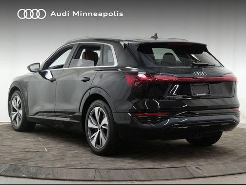 2024 Audi Q8 e-tron Premium Plus