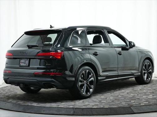 2025 Audi Q7 55 Premium Plus
