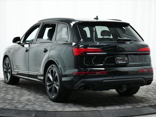 2025 Audi Q7 55 Premium Plus