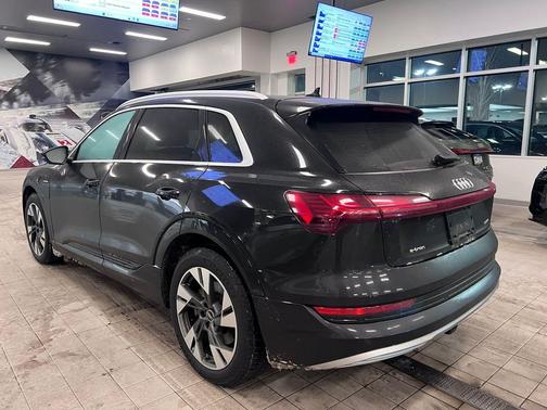 2021 Audi e-tron Premium Plus