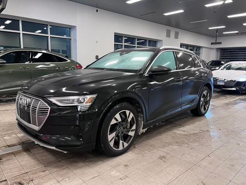 2021 Audi e-tron Premium Plus