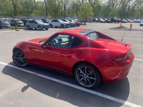 Soul Red Metallic 2017 Mazda MX-5 Miata RF Grand Touring