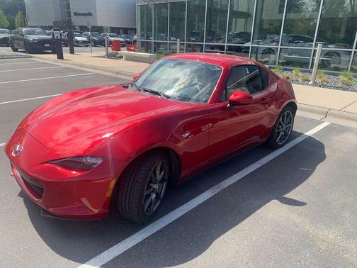 Soul Red Metallic 2017 Mazda MX-5 Miata RF Grand Touring