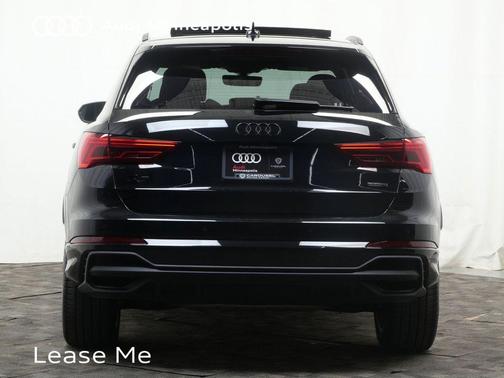 Mythos Black Metallic 2025 Audi Q3 Premium 45 TFSI S line quattro Tiptronic