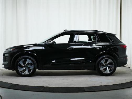 2025 Audi Q6 e-tron Premium Plus quattro