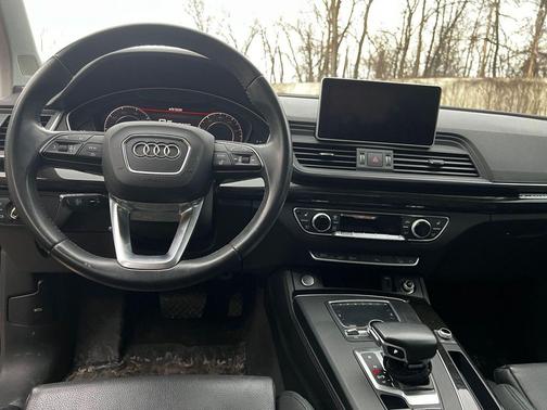 Daytona Gray Pearl Effect 2020 Audi Q5 Premium Plus 55 TFSI e quattro S tronic