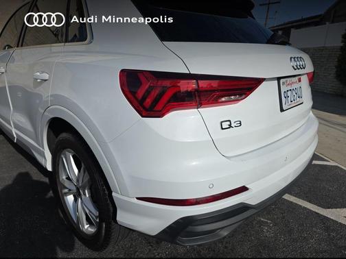 Glacier White Metallic 2023 Audi Q3 Premium 45 TFSI S line quattro Tiptronic