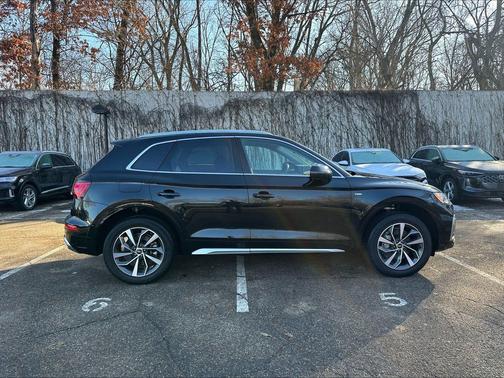 2023 Audi Q5 45 S line Premium