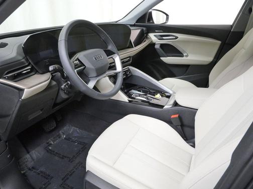 Daytona Gray Pearl Effect 2026 Audi Q5 Sportback Premium Plus TFSI quattro S tronic