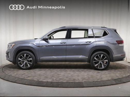 Platinum Gray Metallic 2024 Volkswagen Atlas 2.0T SEL Premium R-Line 4MOTION