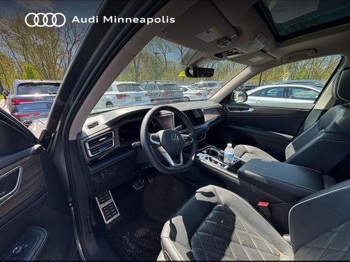 Platinum Gray Metallic 2024 Volkswagen Atlas 2.0T SEL Premium R-Line 4MOTION
