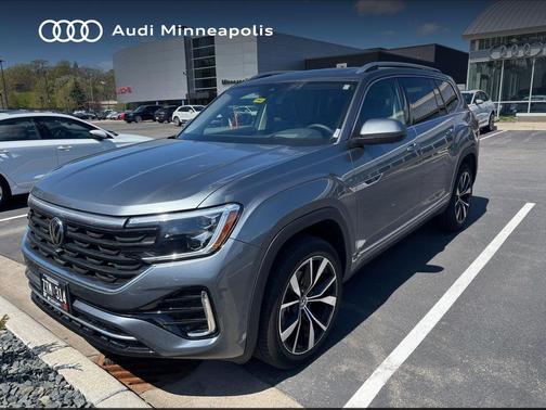 Platinum Gray Metallic 2024 Volkswagen Atlas 2.0T SEL Premium R-Line 4MOTION
