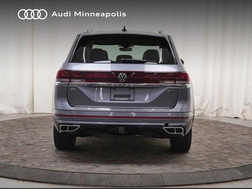 Platinum Gray Metallic 2024 Volkswagen Atlas 2.0T SEL Premium R-Line 4MOTION