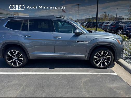 Platinum Gray Metallic 2024 Volkswagen Atlas 2.0T SEL Premium R-Line 4MOTION