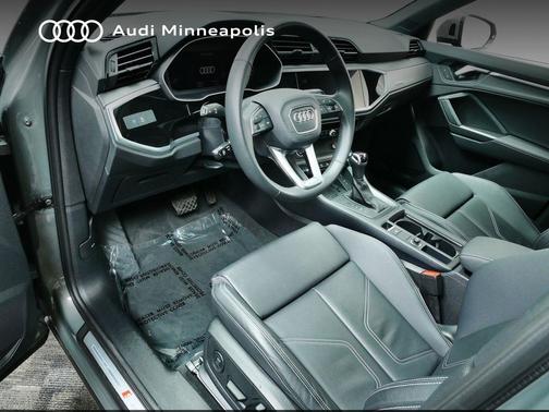 2024 Audi Q3 Premium 45 TFSI S line quattro Tiptronic