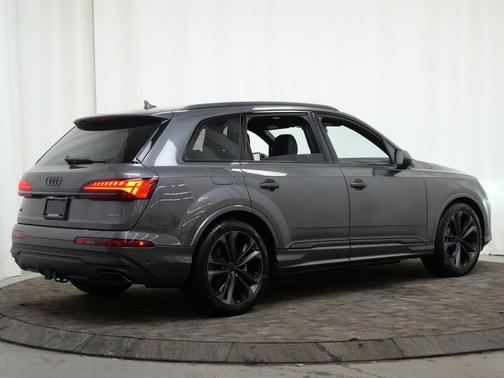 2026 Audi Q7 55 Premium Plus