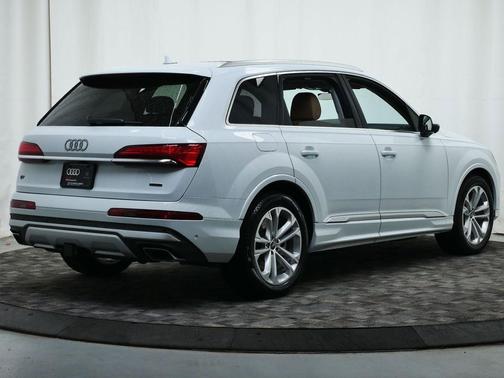 2025 Audi Q7 55 Premium Plus