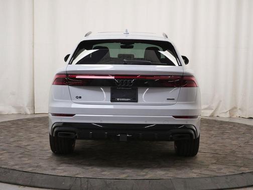 Glacier White Metallic 2026 Audi Q8 55 Premium Plus