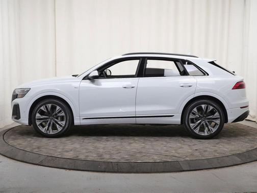 Glacier White Metallic 2026 Audi Q8 55 Premium Plus