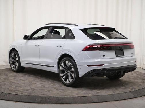 Glacier White Metallic 2026 Audi Q8 55 Premium Plus