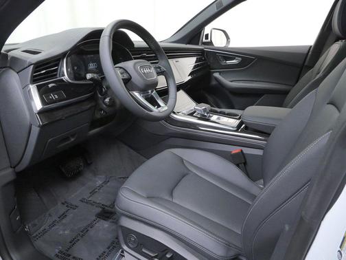 Glacier White Metallic 2026 Audi Q8 55 Premium Plus