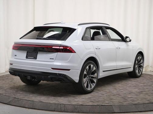 Glacier White Metallic 2026 Audi Q8 55 Premium Plus