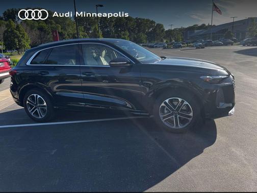Black Metallic 2025 Audi Q5 Prestige TFSI quattro S tronic