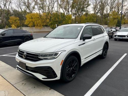 2022 Volkswagen Tiguan 2.0T SE R-Line Black 4MOTION