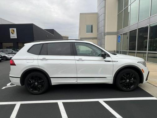 2022 Volkswagen Tiguan 2.0T SE R-Line Black 4MOTION