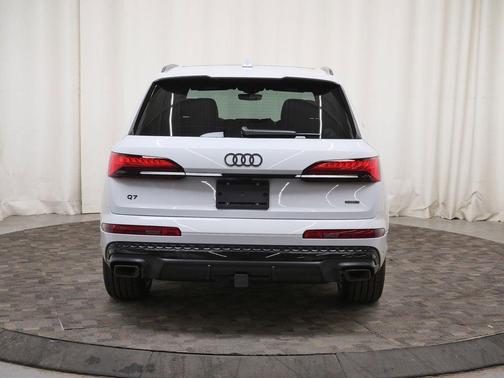 Glacier White Metallic 2026 Audi Q7 55 Premium Plus