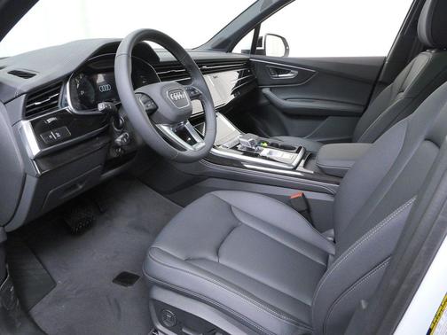 Glacier White Metallic 2026 Audi Q7 55 Premium Plus