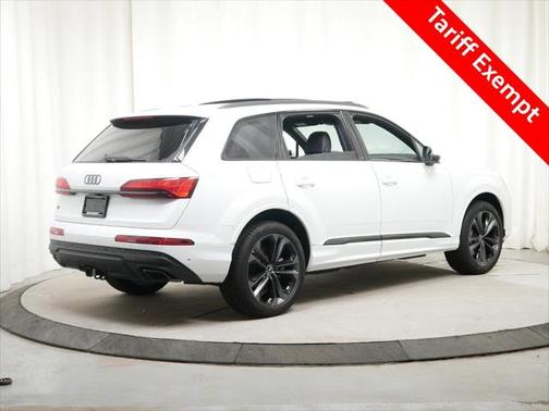 2025 Audi Q7 55 Premium Plus