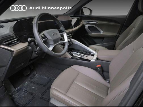 Mythos Black Metallic 2025 Audi Q5 Premium TFSI quattro S tronic