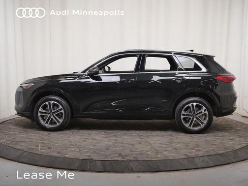 Mythos Black Metallic 2025 Audi Q5 Premium TFSI quattro S tronic